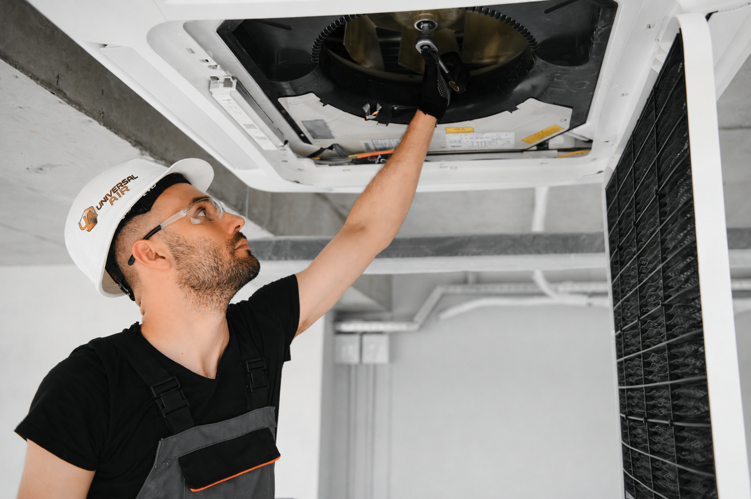 Universal Air HVAC technician